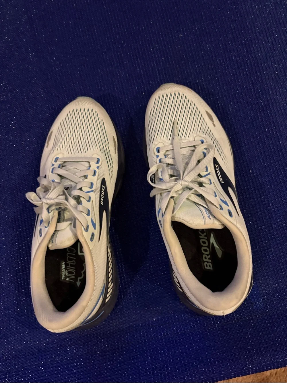 Brooks Women’s Aqua & Navy Athletic Running Shoes 8.5 wide